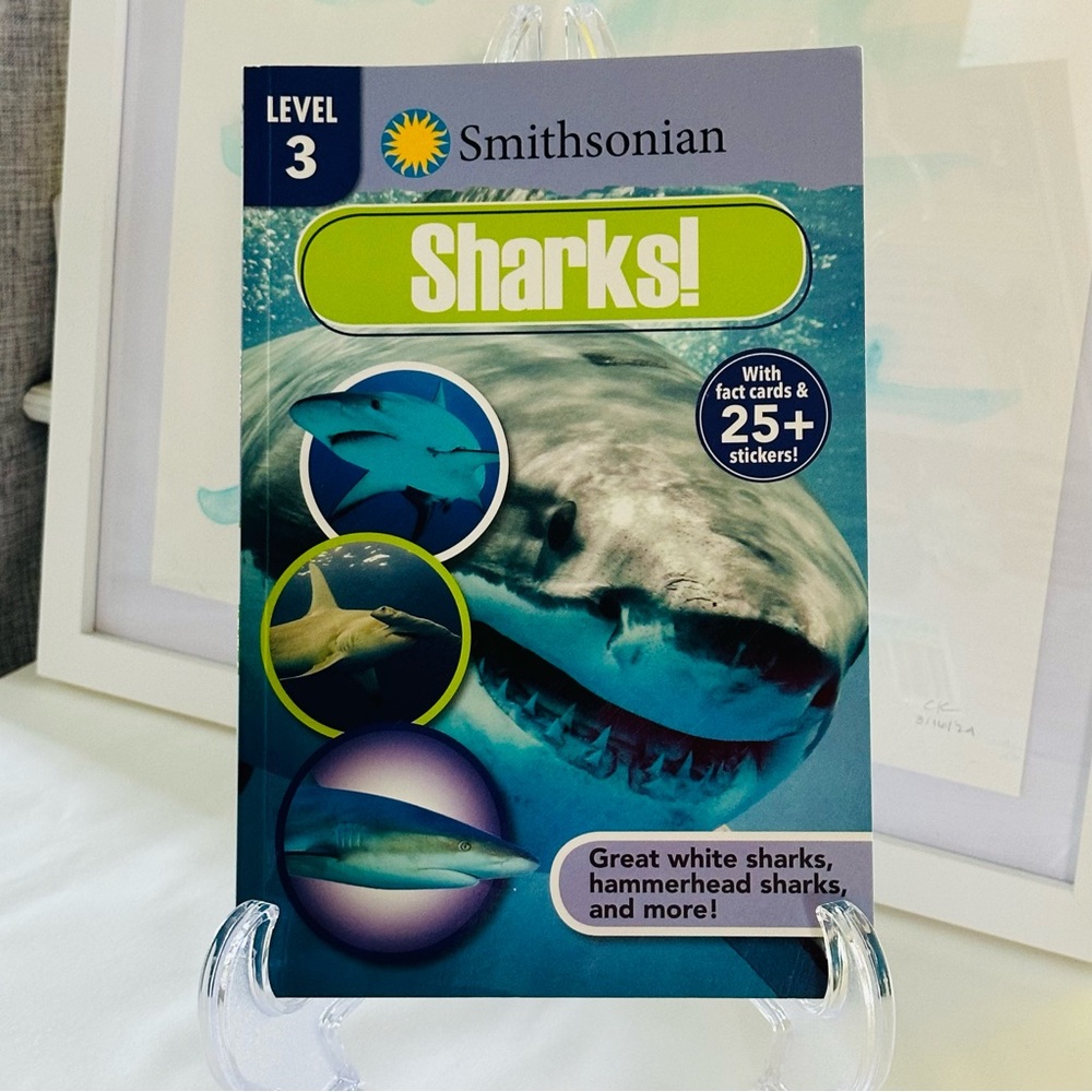 Smithsonian Sharks❕🦈 Level 3 Paperback Picture Book